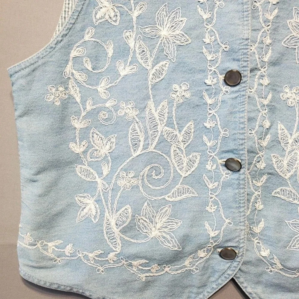VTG Lizwear Denim Vest Womens S Light Blue Embroidered Floral Boho Cottagecore - Picture 5 of 9